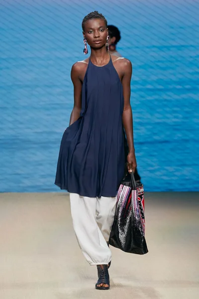 Look 12